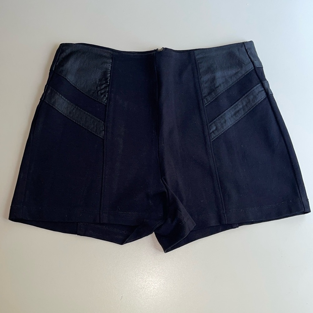 Forever 21 Back Zip Shorts in Black